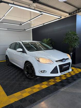 FORD FOCUS 2.0 TITANIUM PLUS 16V FLEX 4P POWERSHIFT FORD FOCUS 2.0 TITANIUM PLUS 16V FLEX 4P POWERSHIFT